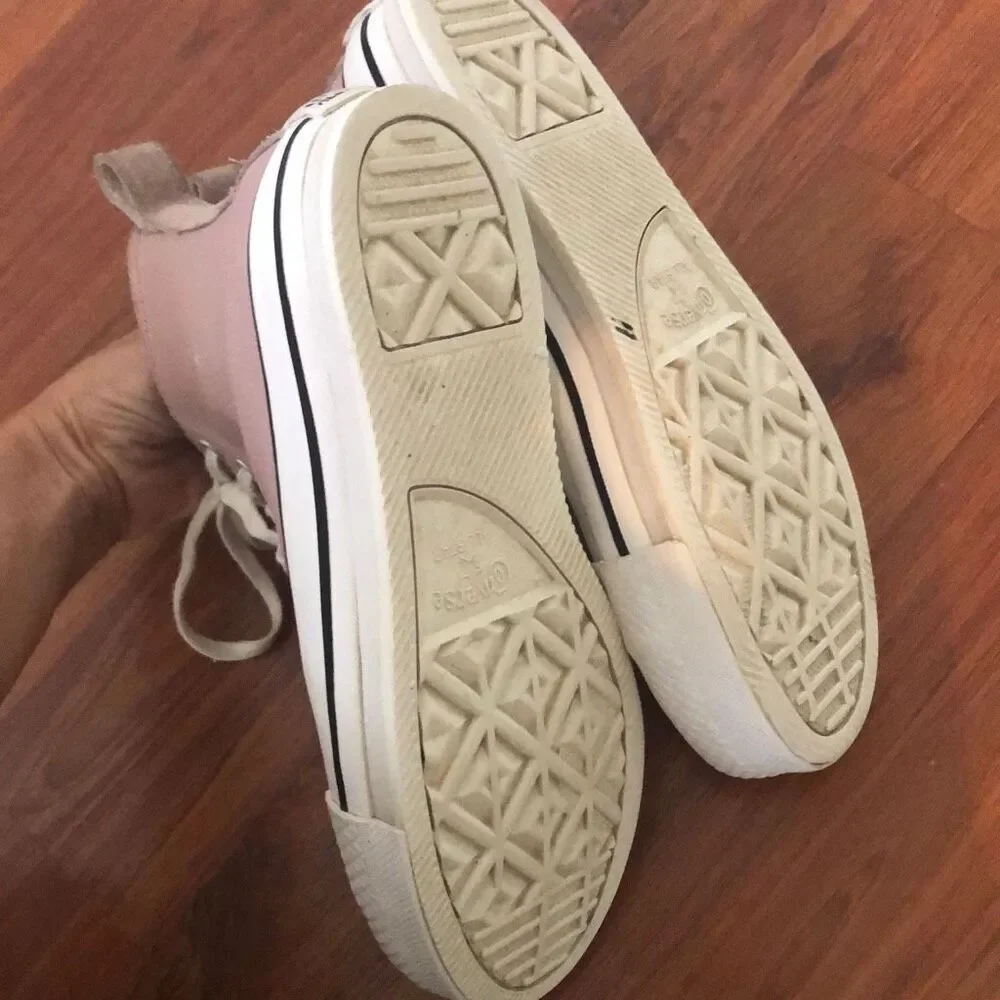 Converse Chuck Taylor Blush pink leather high tops kids 4